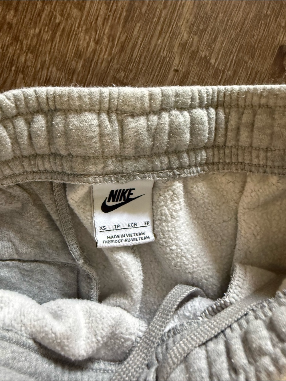 Nike Light Gray Kids Fleece Joggers - Picture 2 of 2